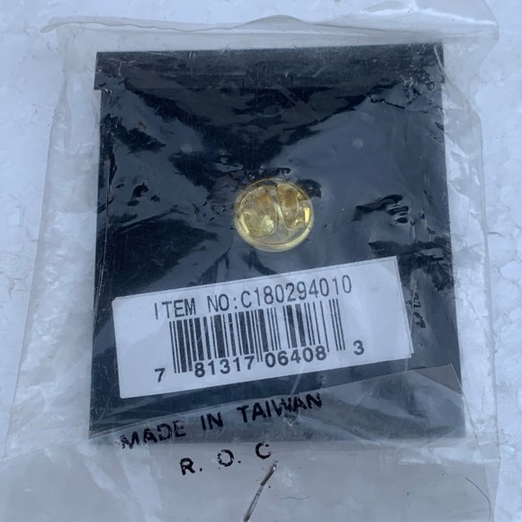 NASCAR Bobby Labonte 18 Interstate Batteries Winners Circle Lapel Pin From 2002 - Picture 3 of 4